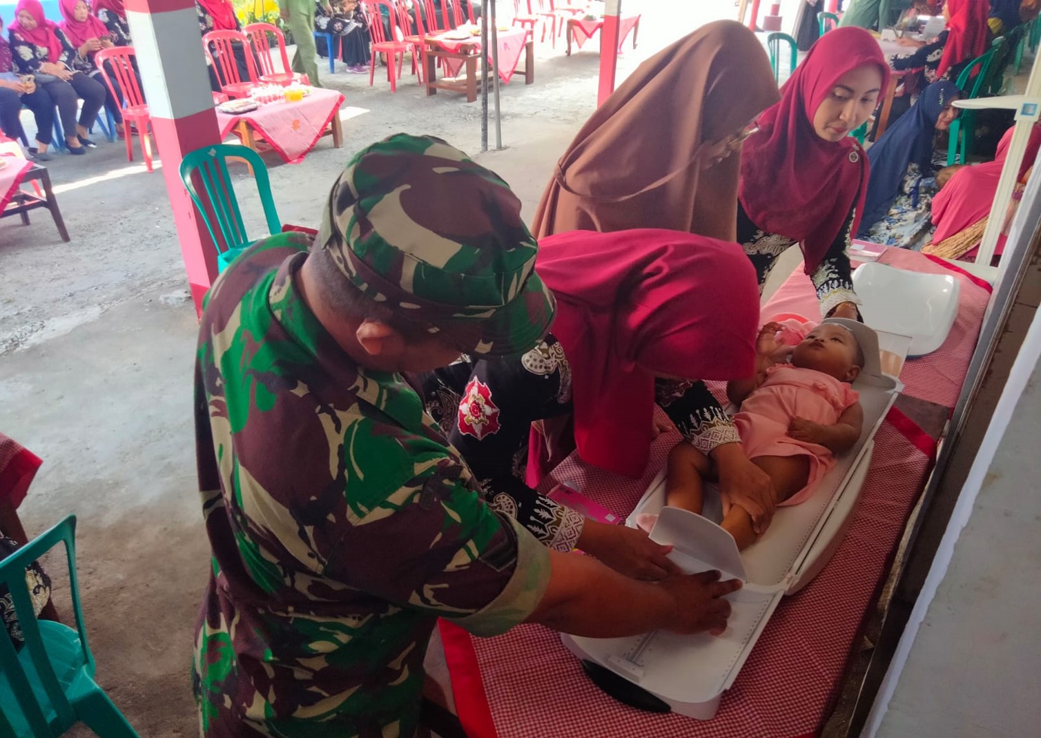 Babinsa Tlogo Bersama Kader Dan Bidan Desa Aktif Cegah Stunting Lewat Posyandu Balita