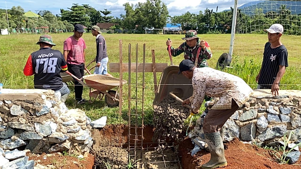 Gotong Royong Pembangunan KDKMP, Babinsa Koramil 1009-03/Bati-Bati Pastikan Progres Sesuai Target Harian