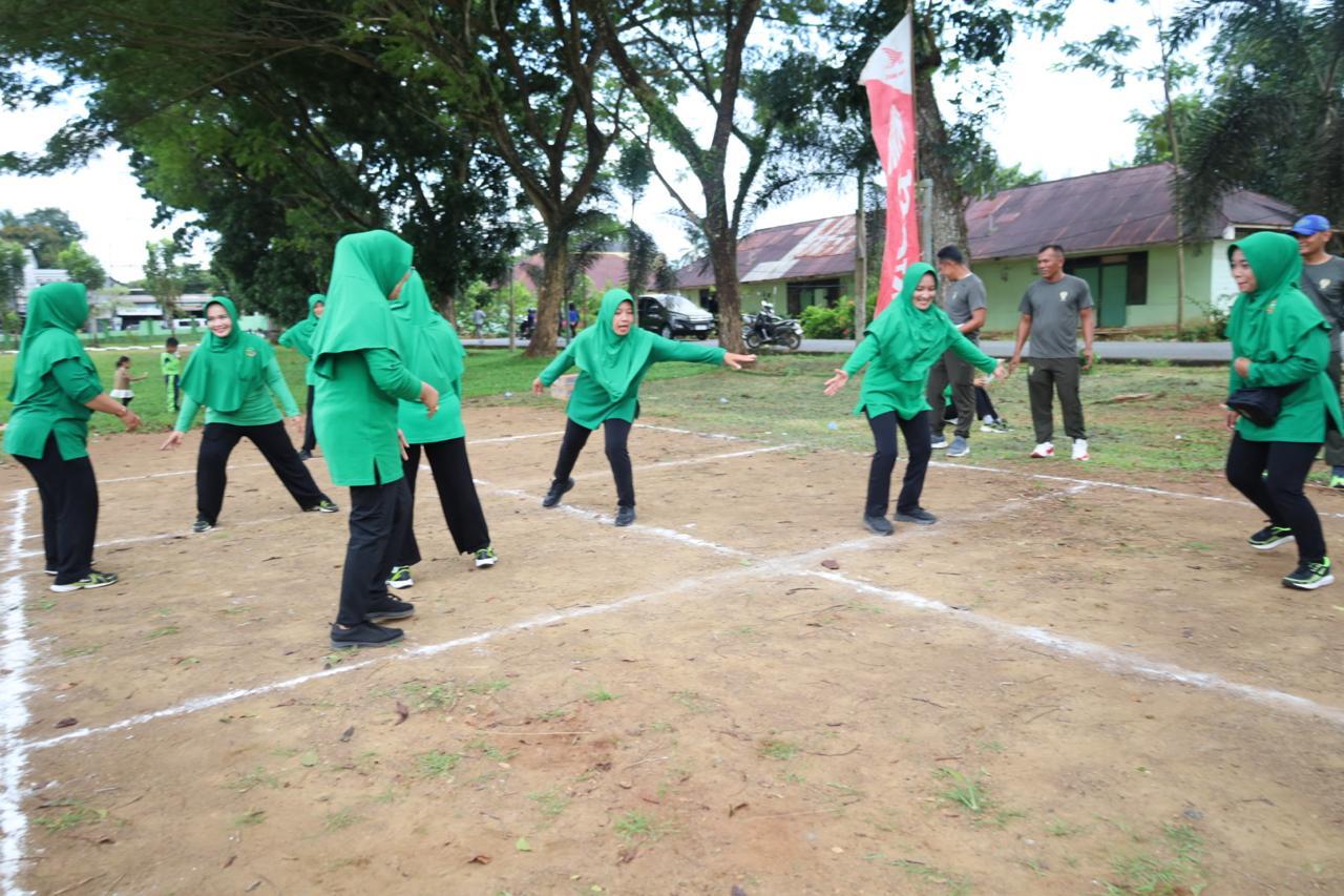 Persit Kodim 1009/Tanah Laut Gelar Lomba Olahraga Tradisional Banjar, Dandim: Lestarikan Budaya dan Pererat Kebersamaan