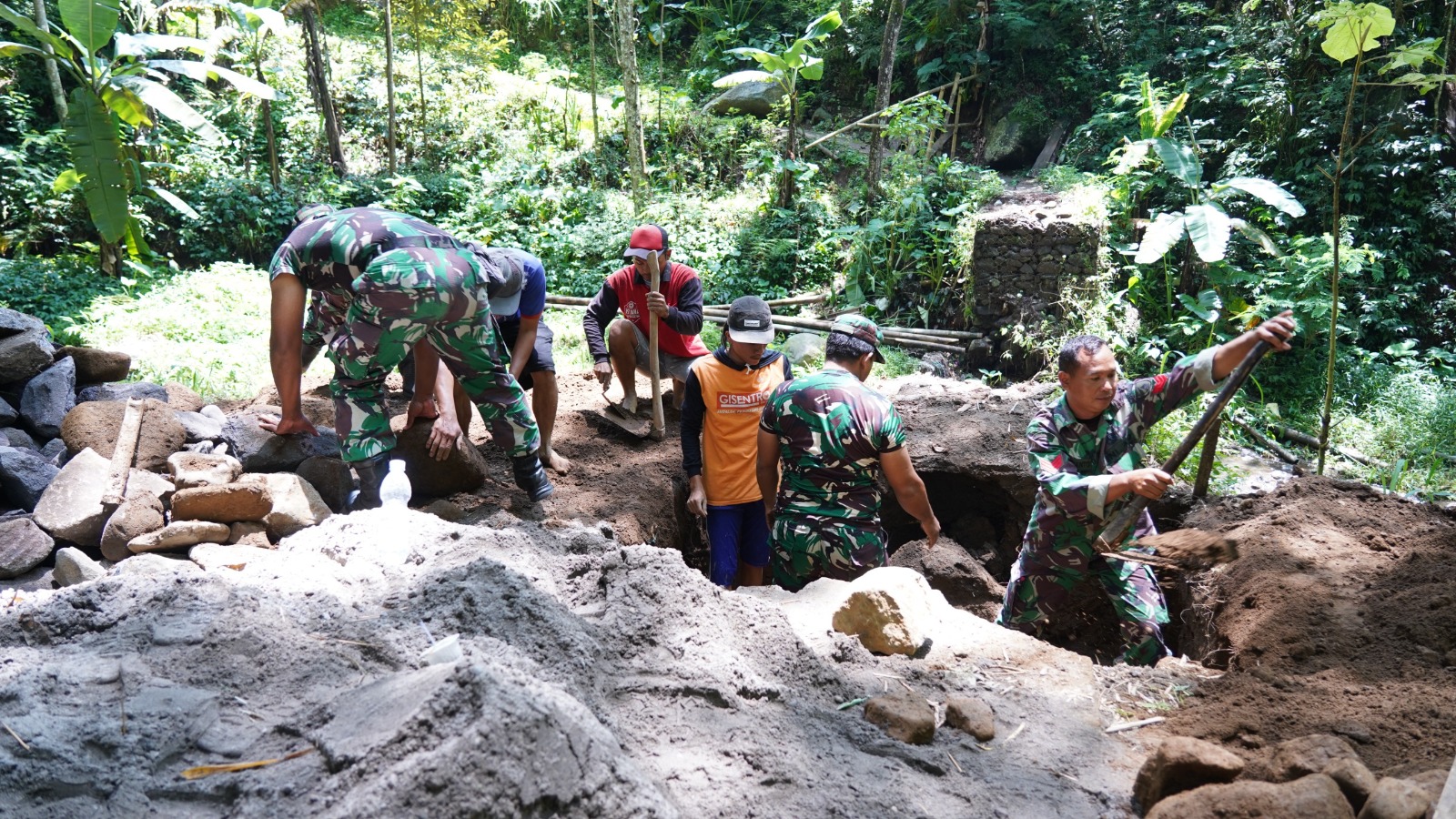 TMMD Ke 127 Fokus Tingkatkan Infrastruktur Desa, Jembatan Penghubung Mulai Dicor