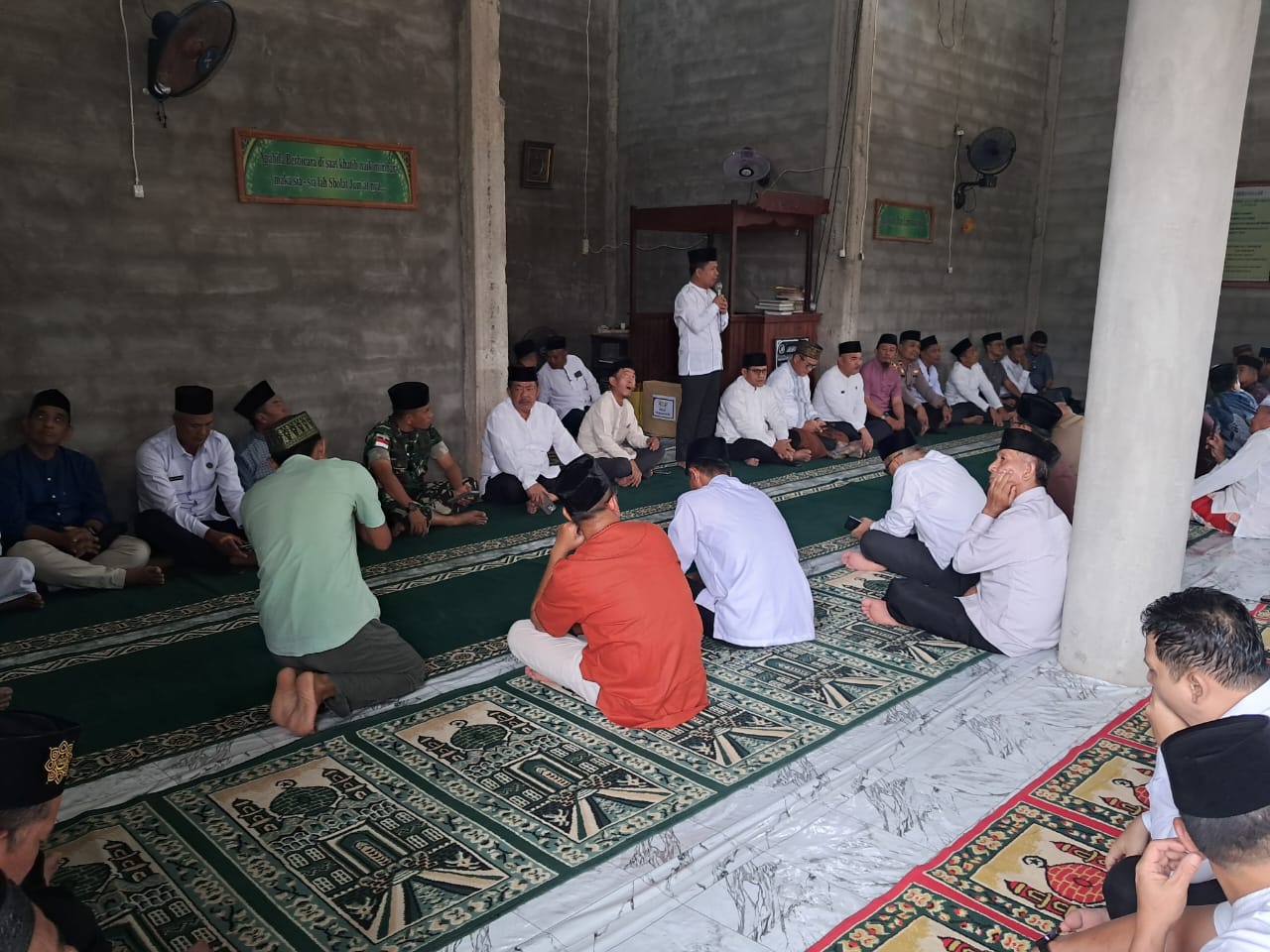 Wakili Dandim, Pasi Intel Kodim 1208/Sambas Ikuti Safari Ramadhan Forkopimda di Kecamatan Selakau