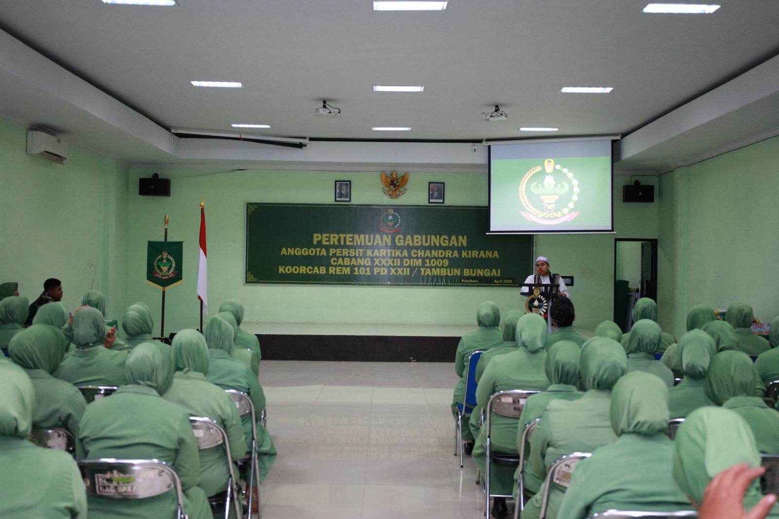 Perkuat Silaturahmi dan Kekompakan, Ketua Persit KCK Cabang XXXII Dim 1009 Ajak Anggota Dukung Tugas Suami