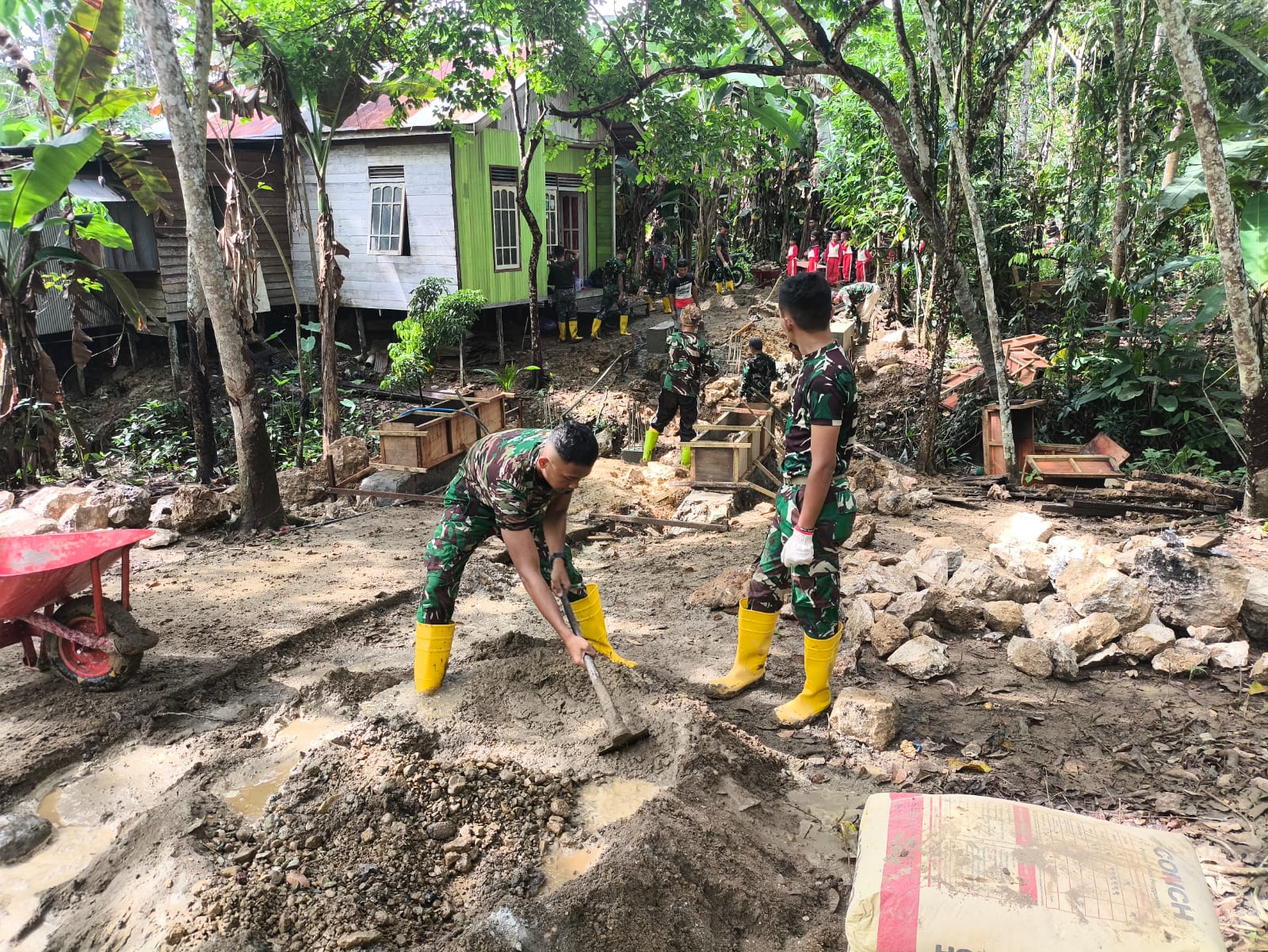 Jembatan Garuda Permudah Mobilitas, Warga Mangkusip Sambut Antusias