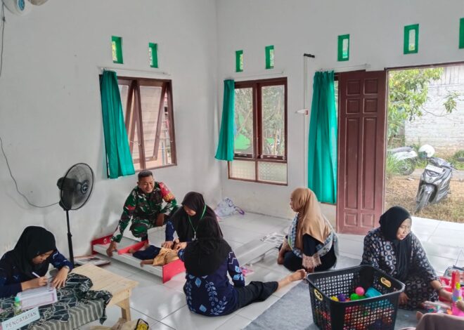 Babinsa Furzam Dampingi Posyandu Rahmad, Warga Bukat Antusias Ikuti Layanan Kesehatan
