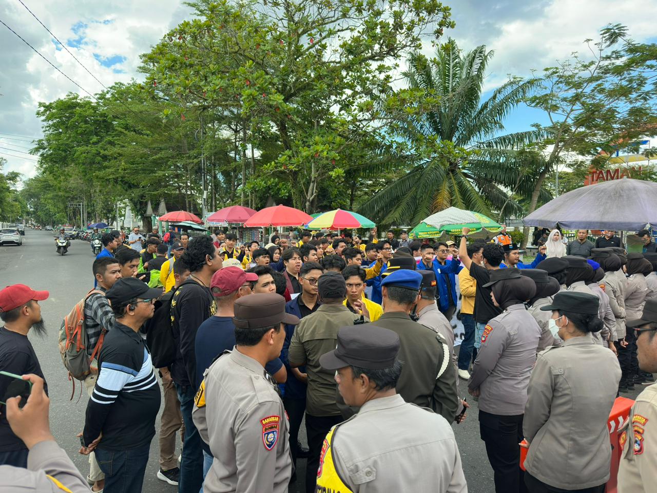 Tepis Isu Larang Aksi Mahasiswa Lewat Depan Makorem 101/Ant, TNI Justru Fasilitasi Transportasi