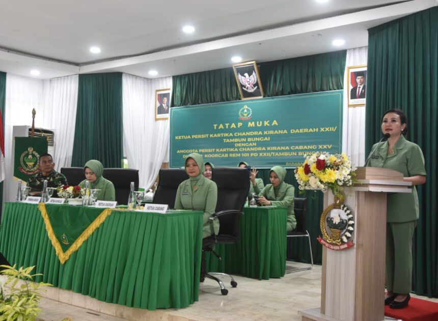 Kunjungan Kerja di Barabai, Ketua Persit Dorong Persit Bijak Bermedia Sosial