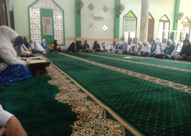 Jalin Silaturahmi, Anggota Koramil 06/Selakau Hadiri Kegiatan Majlis Taklim di Wilayah Binaan