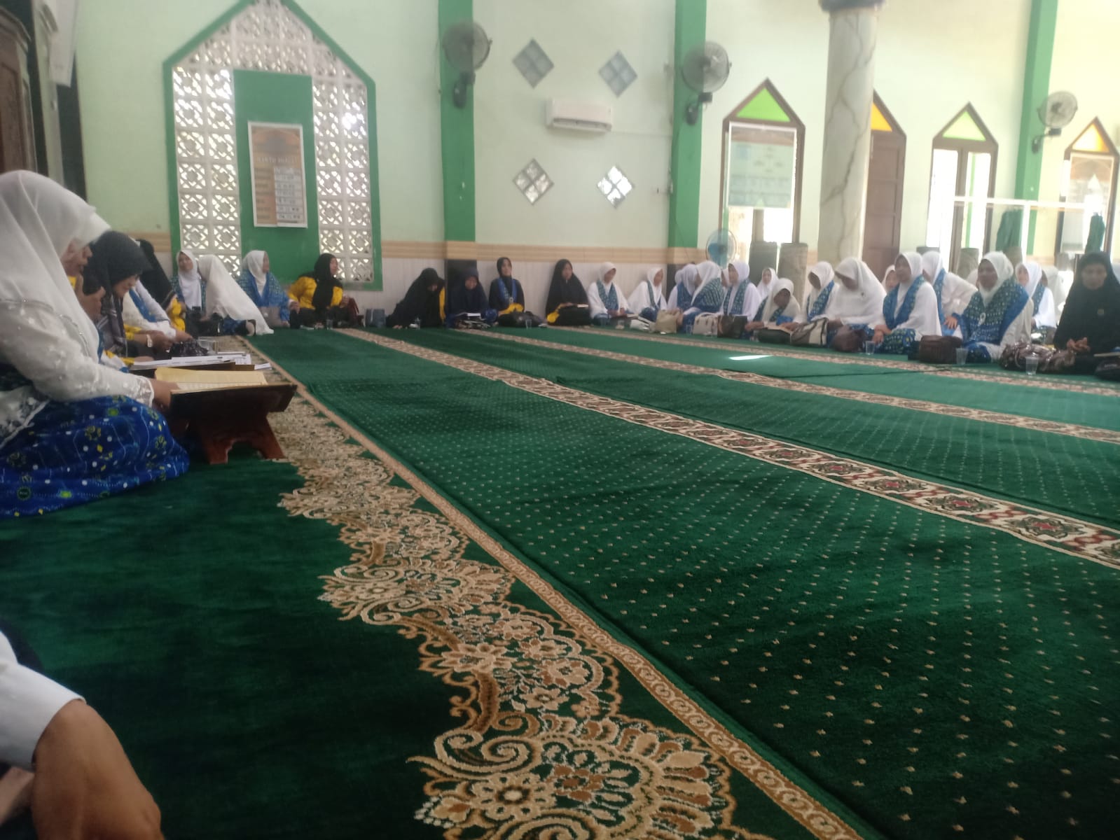 Jalin Silaturahmi, Anggota Koramil 06/Selakau Hadiri Kegiatan Majlis Taklim di Wilayah Binaan