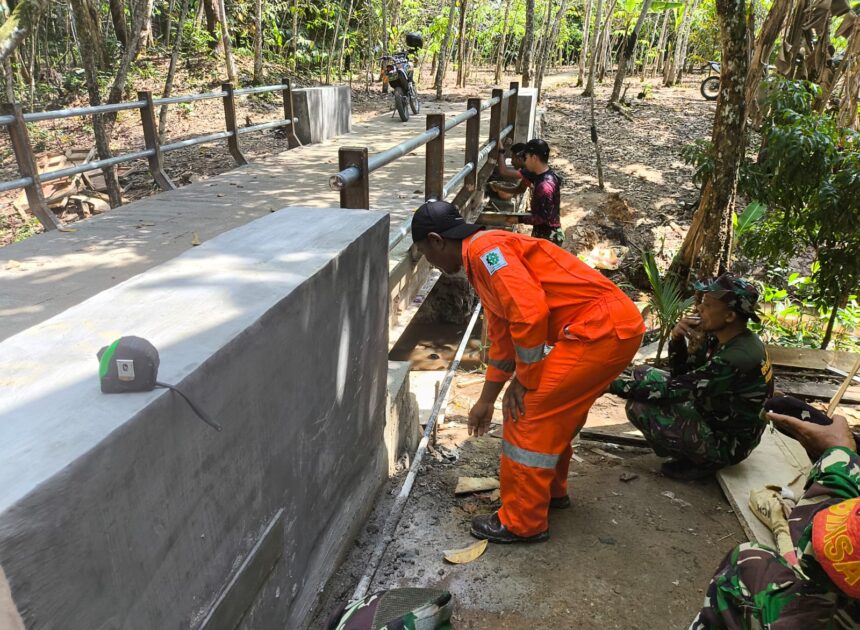 Tak Kenal Lelah, Satgas Kebuti Penyelesaian Jembatan Perintis Garuda