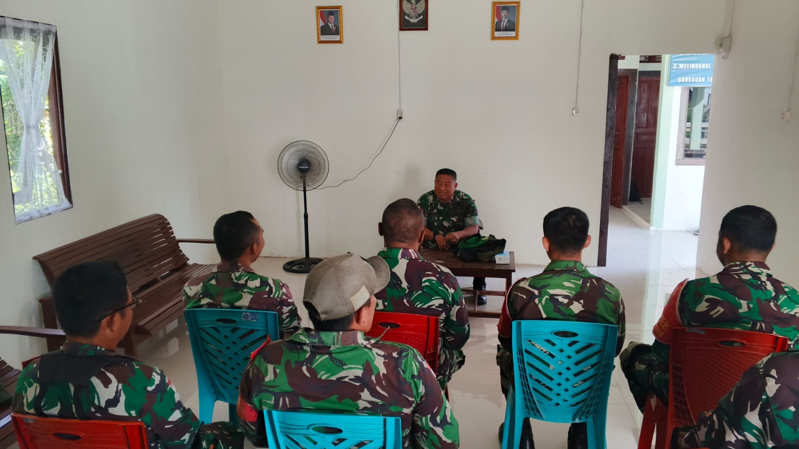 Hindari Pelanggaran, Danramil 08/Paloh Beri Penekanan Melalui Jam Komandan
