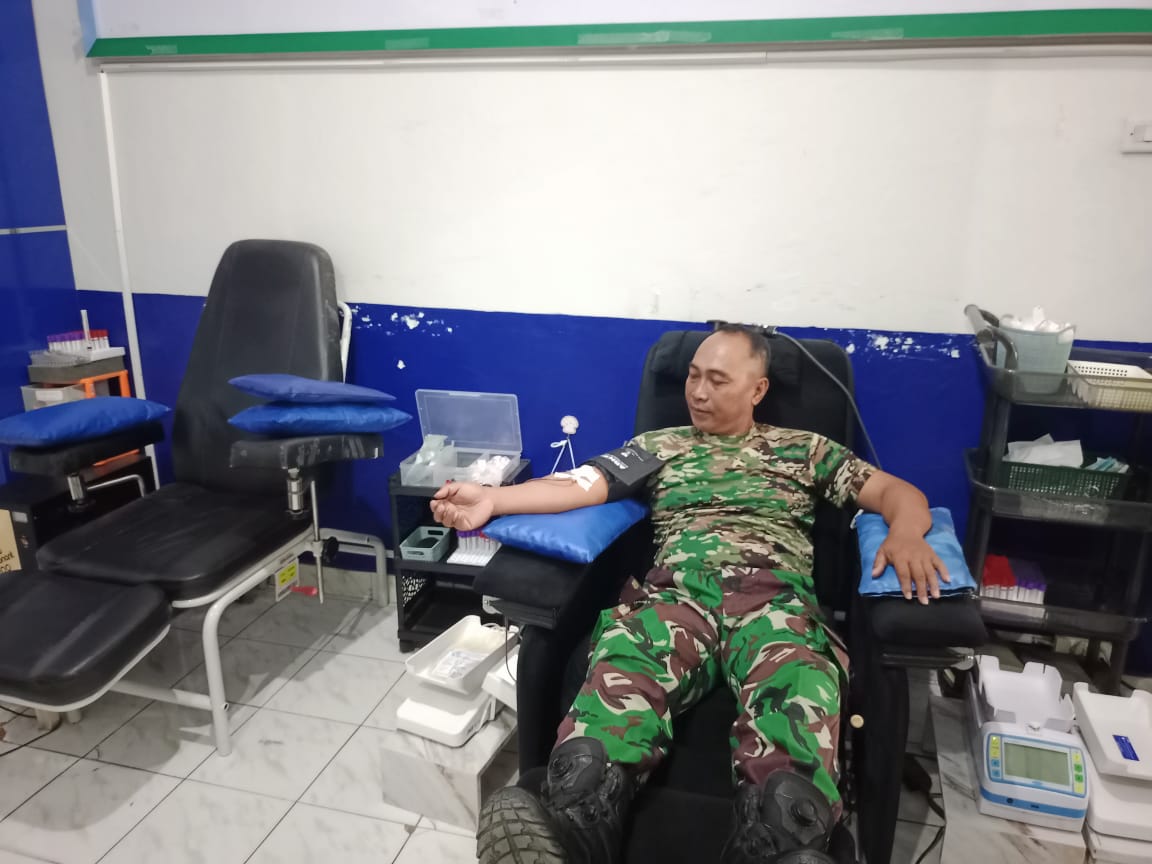 Aksi Kemanusiaan Babinsa Barabai, Donorkan Darah Demi Keselamatan Warga