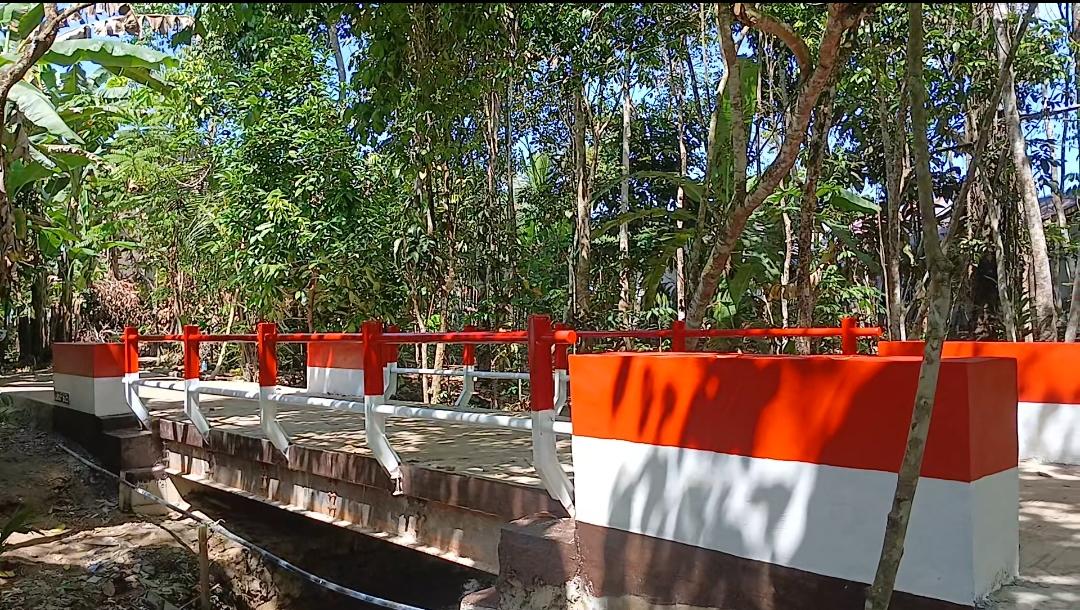 Jembatan Perintis Garuda di Desa Mangkusip Rampung, Warga Sampaikan Terima Kasih kepada Presiden dan TNI