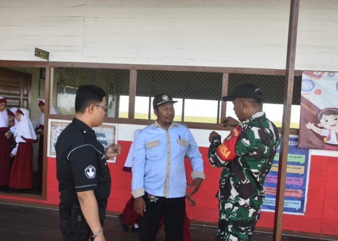 Babinsa Koramil 1002-08/Labuan Amas Utara Pererat Silaturahmi Melalui Komsos di Wilayah Terluar