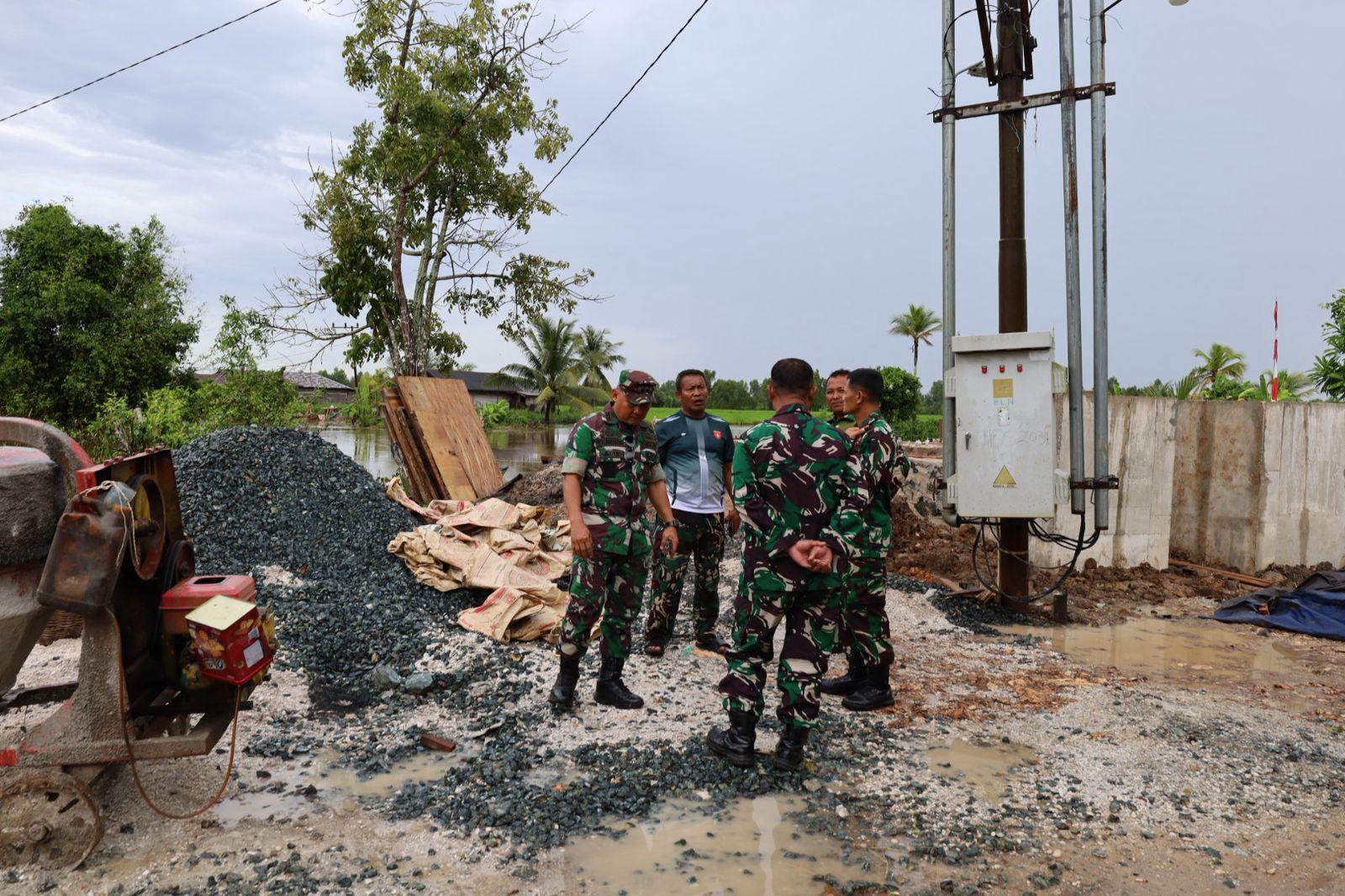 Dandenzibang Banjarmasin Tinjau Lokasi Pembangunan Jembatan Garuda di Desa Handil Labuan Amas