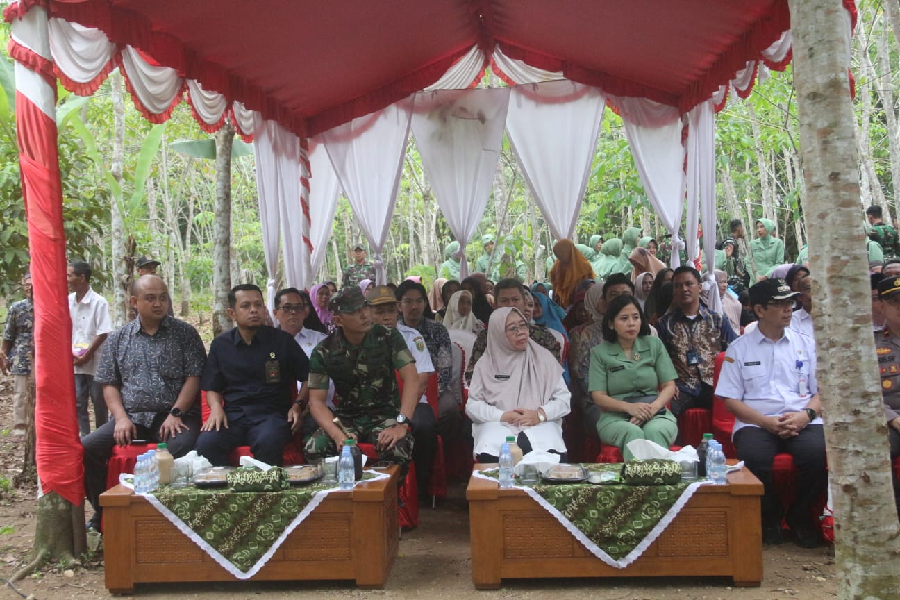 Sekda Tabalong Resmikan Jembatan Perintis Garuda, Wujud Sinergi TNI dan Pemerintah Untuk Rakyat