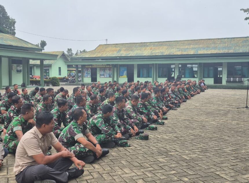 Pererat Komunikasi dengan Anggota, Dandim 1002/HST Gelar Jam Komandan