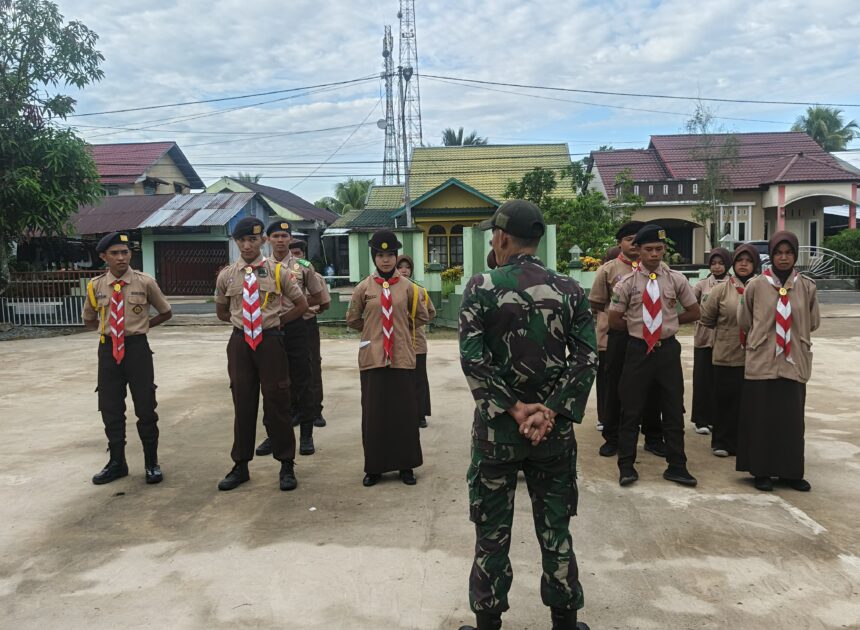 Tanamkan Disiplin Anggota Koramil 07/Teluk Keramat Laksanakan Pembinaan Kepada Anggota Saka Wira Kartika