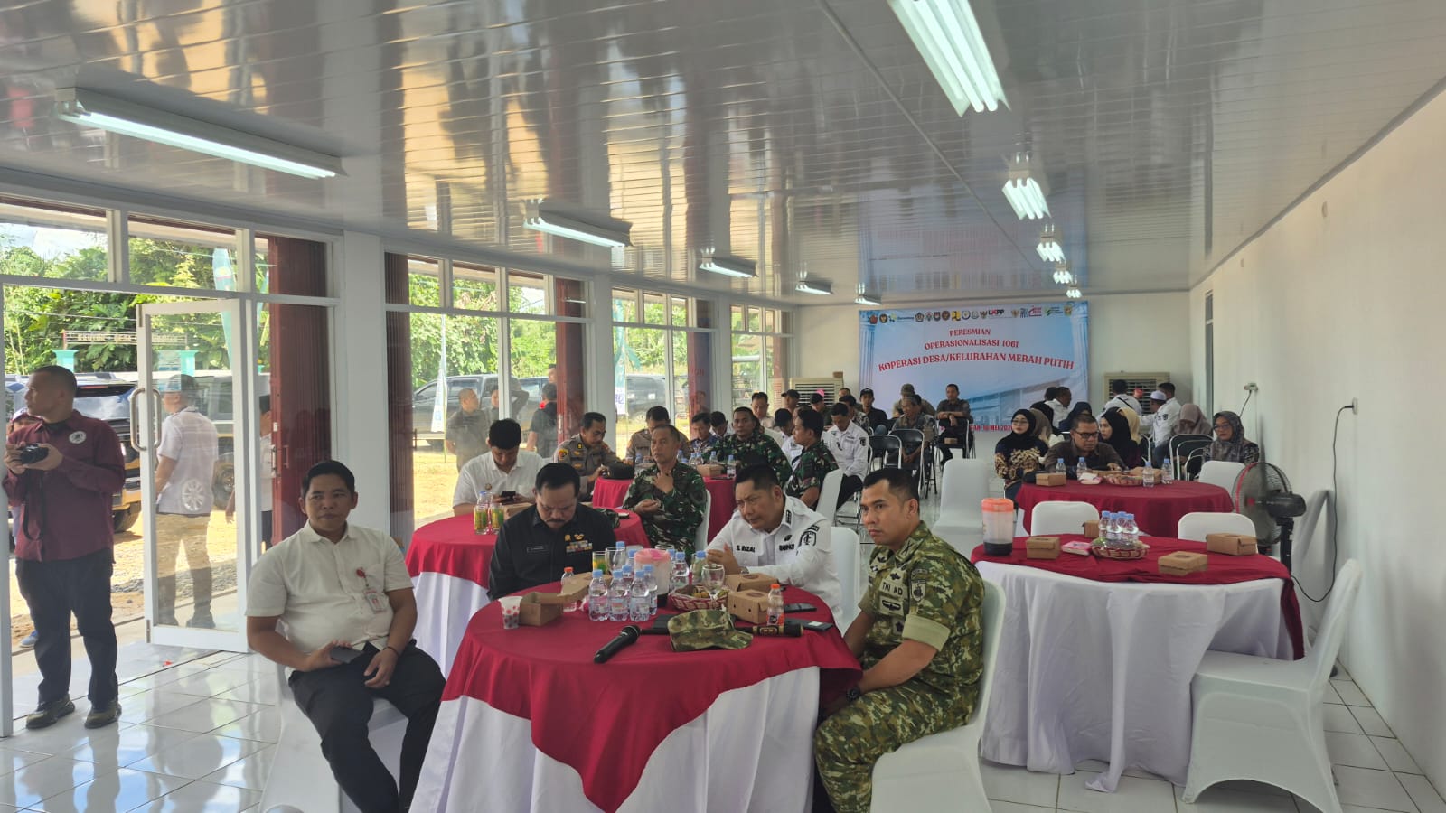 Koperasi Merah Putih Resmi Beroperasi, Presiden Apresiasi Peran Babinsa dan Dandim