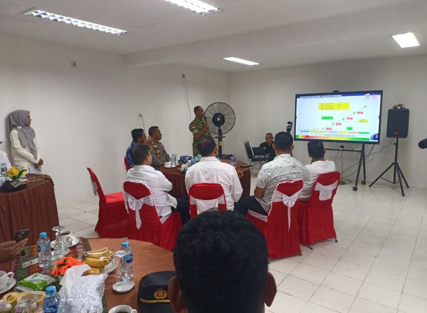 Dandim 1208/Sambas Dampingi Bupati Laksanakan Vidcon Bersama Presiden RI Operasionalisasi Koperasi Desa Kelurahan Merah Putih
