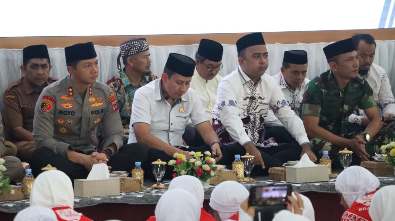 260 Jamaah Haji Tabalong Dilepas, Dandim 1008 Hadir Berikan Semangat