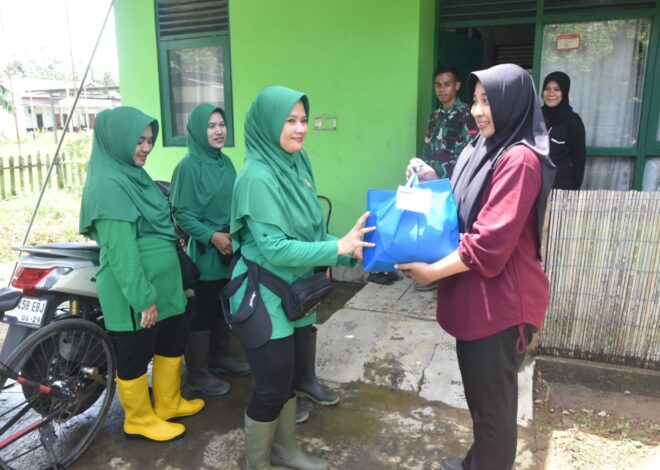 Persit Kodim 1002/HST Salurkan Bantuan di Asrama Komplek Beringin