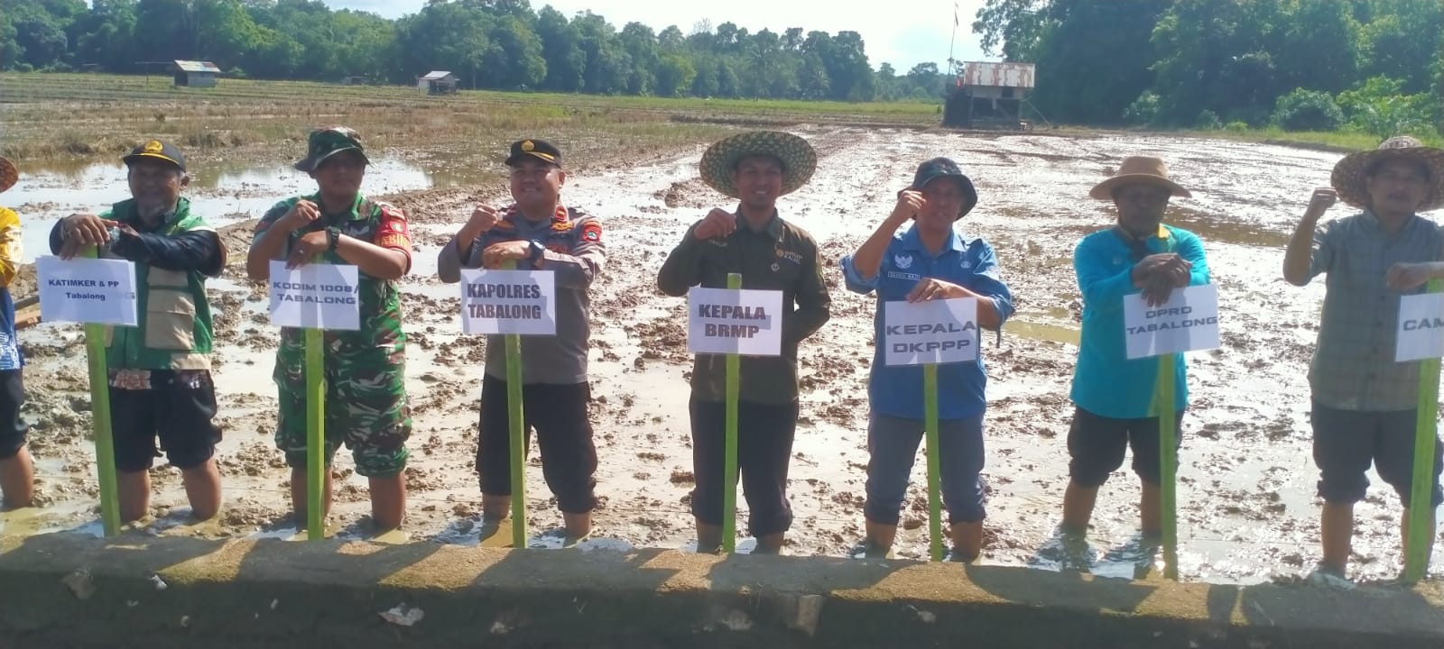 Babinsa dan Petani Bersinergi Wujudkan Swasembada Pangan di Tabalong