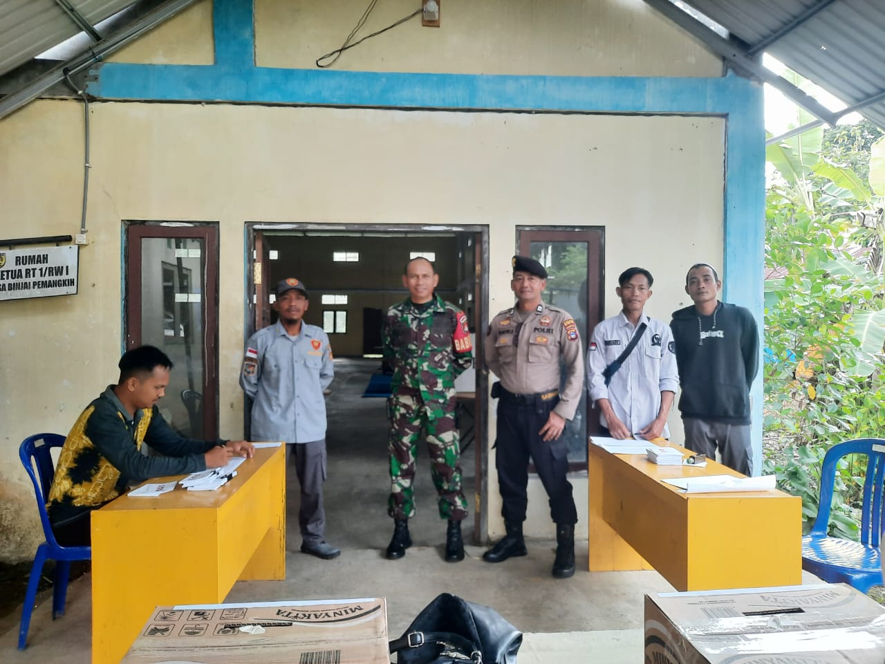 Pemilihan Ketua RT Desa Binjai Pemangkih Berlangsung Aman dengan Pengawalan Babinsa Dan Bhabinkamtibmas
