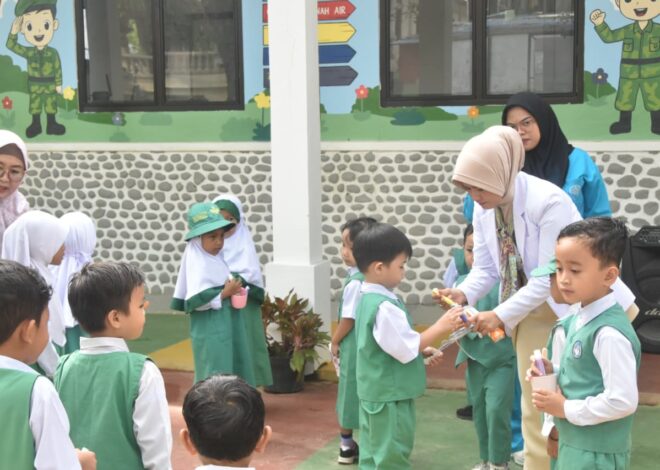 Ketua Yayasan Kartika Jaya Koordinator Kodim 1002 Cabang XXVIII Tambun Bungai Edukasi Hidup Sehat Anak Usia Dini