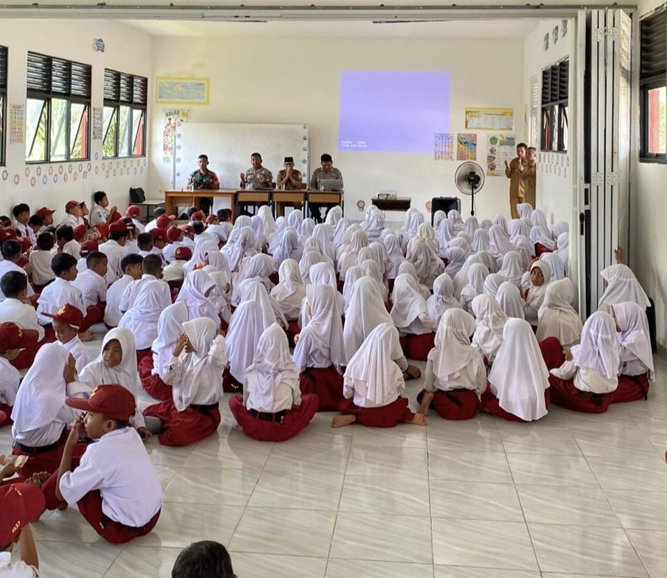 Pembinaan Karakter Pada Generasi Muda Koramil 02/Sejangkung Hadiri Penyuluhan Dampak Kenakalan Remaja Bagi Anak Usia Dini
