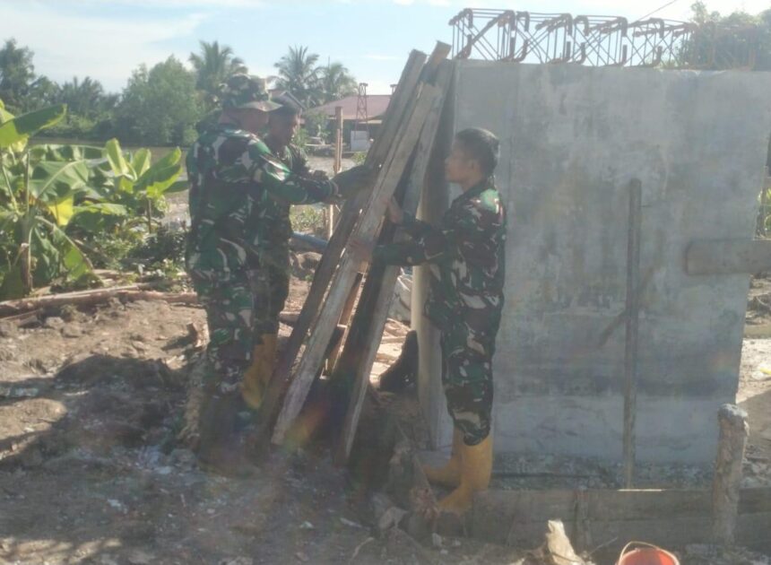 Personel Kodim 1009/Tla Lanjutkan Perakitan Besi dan Pemasangan Bekisting Menara Pylon