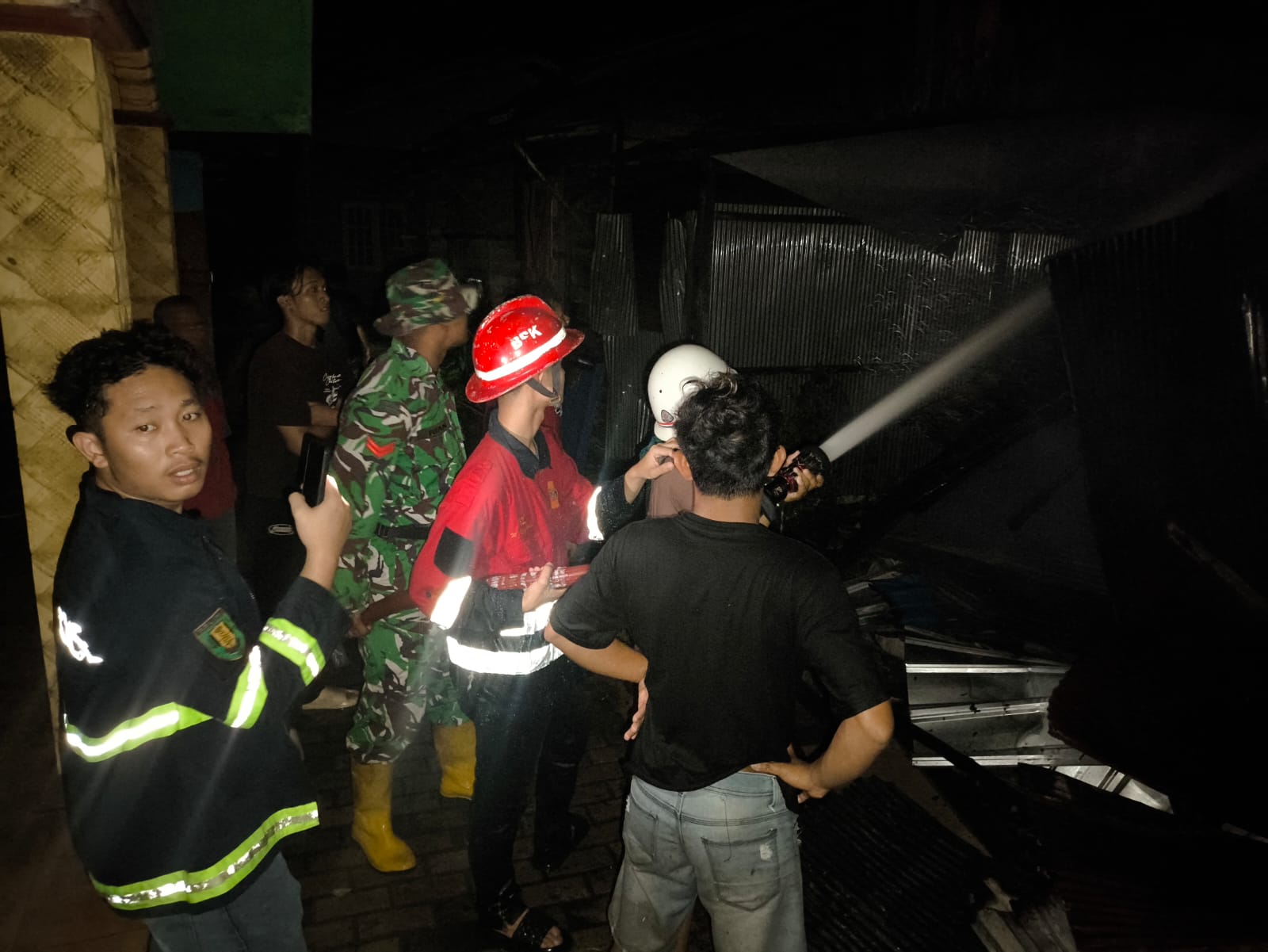 Peduli Warga Binaan, Koptu Rian Bantu Evakuasi dan Pemadaman Kebakaran di Murung Pudak