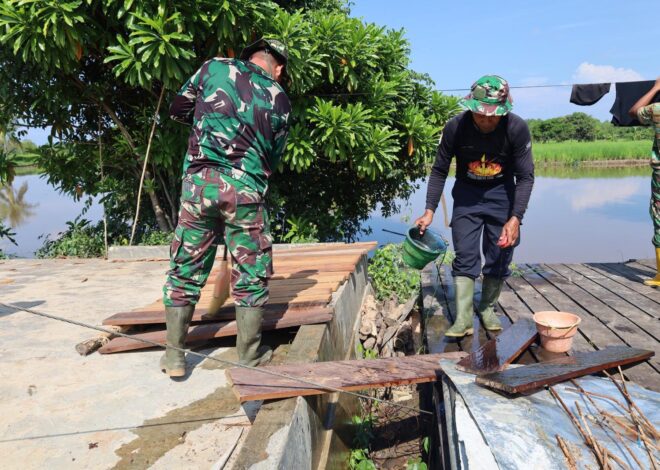 Papan Kayu Ulin untuk Jembatan Garuda Didatangkan, Personel Kodim 1009/Tanah Laut Siapkan Tahap Pemasangan