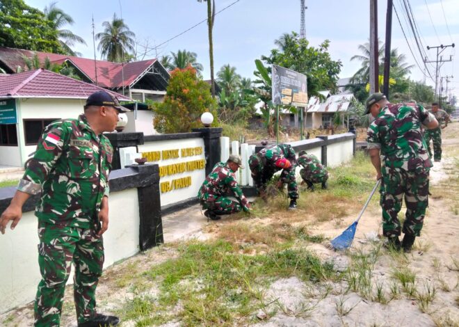 Jaga Pangkalan Tetap Rapi dan Indah, Danramil 08/Paloh Pimpin Pembersihan Halaman Makoramil