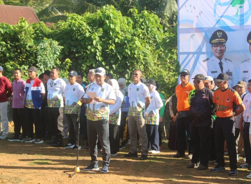 Saatnya Bekerja untuk Iklim, Dandim Tabalong Ikut Tanam Pohon dan Bersih Lingkungan