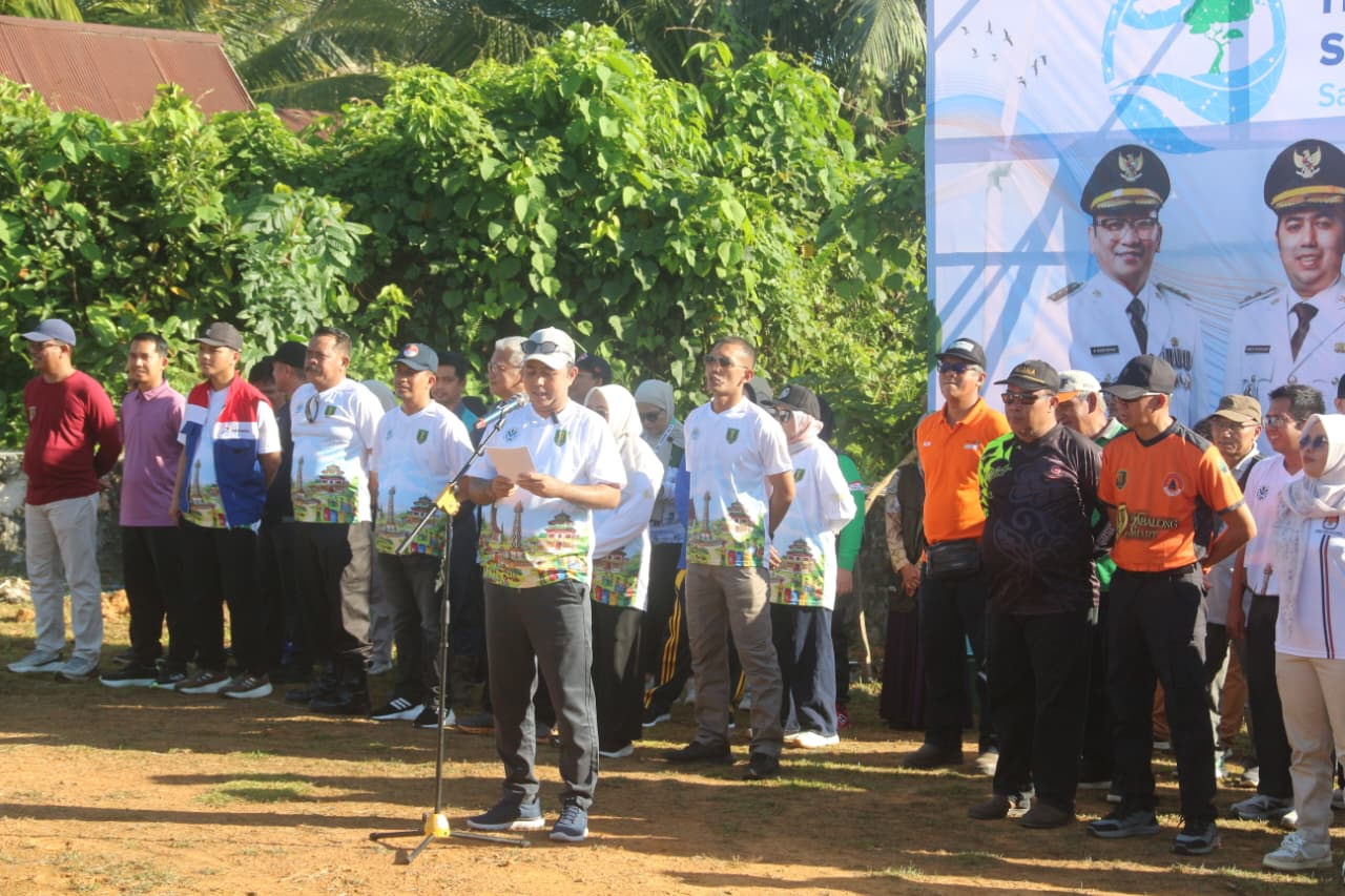 Saatnya Bekerja untuk Iklim, Dandim Tabalong Ikut Tanam Pohon dan Bersih Lingkungan