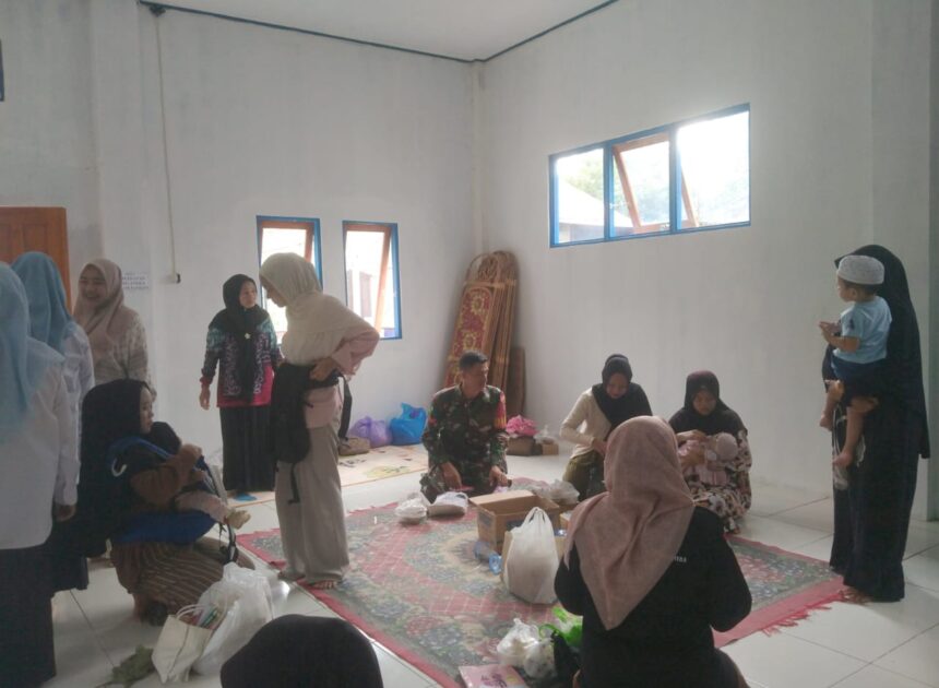 Melalui Posyandu, Babinsa Koramil 1002-06/Barabai Dukung Upaya Pencegahan Stunting