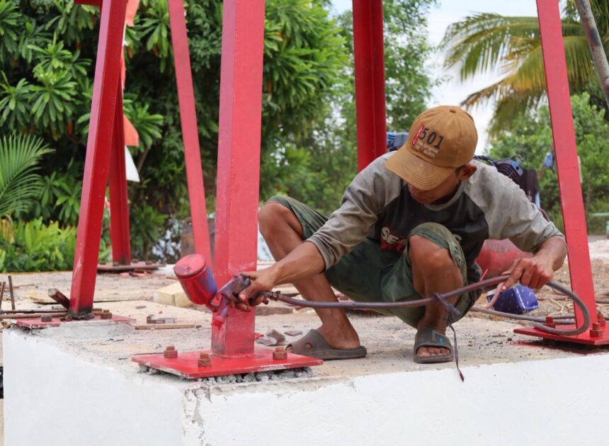 Menara Pylon Kian Menawan, Finishing Pengecatan dan Pengencangan Baut Jadi Fokus Pekerjaan Jembatan Garuda