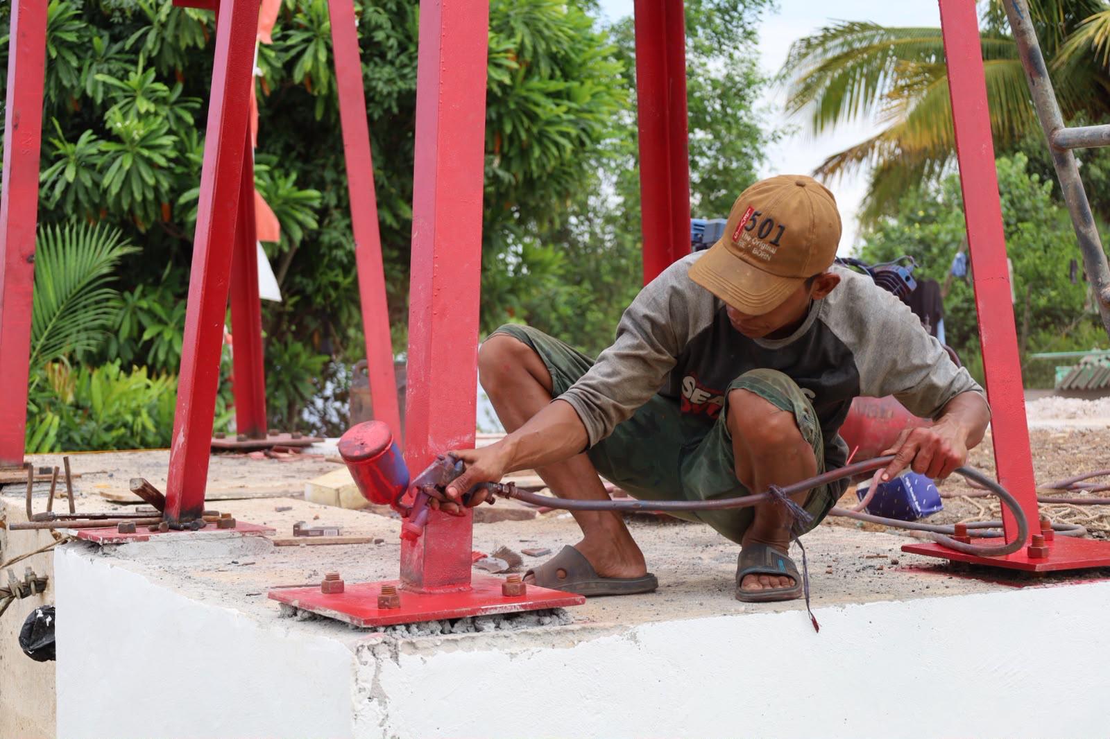 Menara Pylon Kian Menawan, Finishing Pengecatan dan Pengencangan Baut Jadi Fokus Pekerjaan Jembatan Garuda
